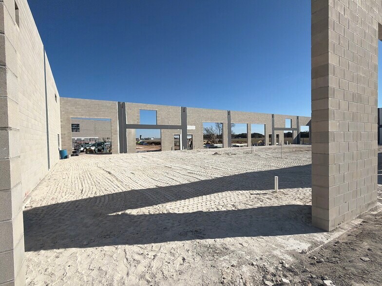 More Photos Of 1004 Clear Skies Way, Georgetown Flex For Sale