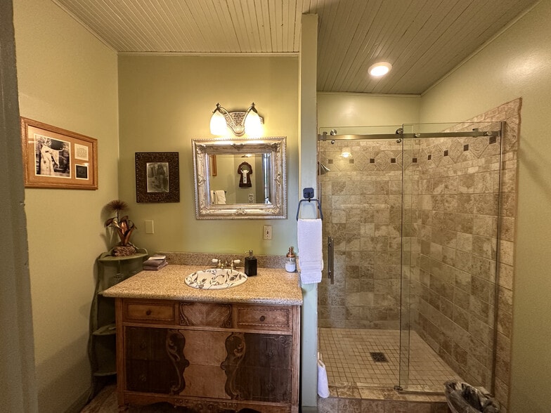 More Photos Of 541 Main St, Jerome Hotel For Sale