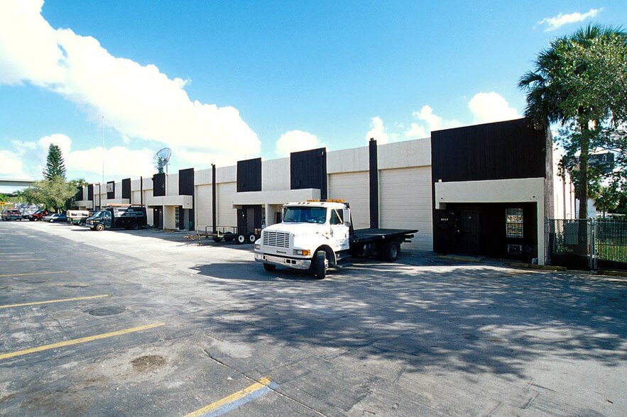 More Photos Of 8012-8076 W 21st Ave, Hialeah Warehouse For Sale