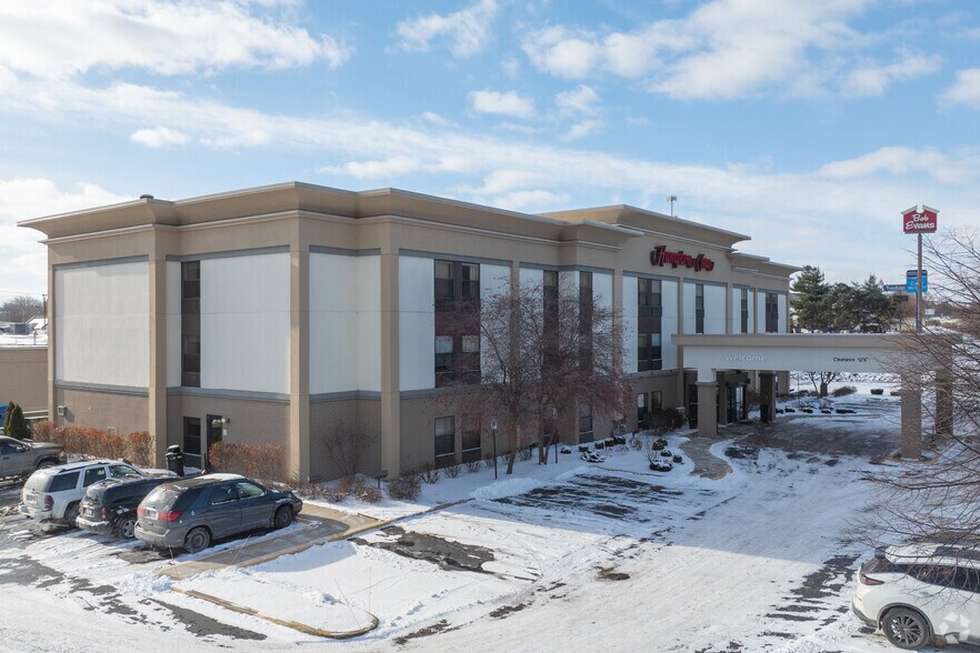 Primary Photo Of 1150 Riverside Dr, Battle Creek Hotel For Sale