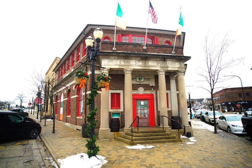 More Photos Of 105 S Cook St, Barrington Restaurant For Sale