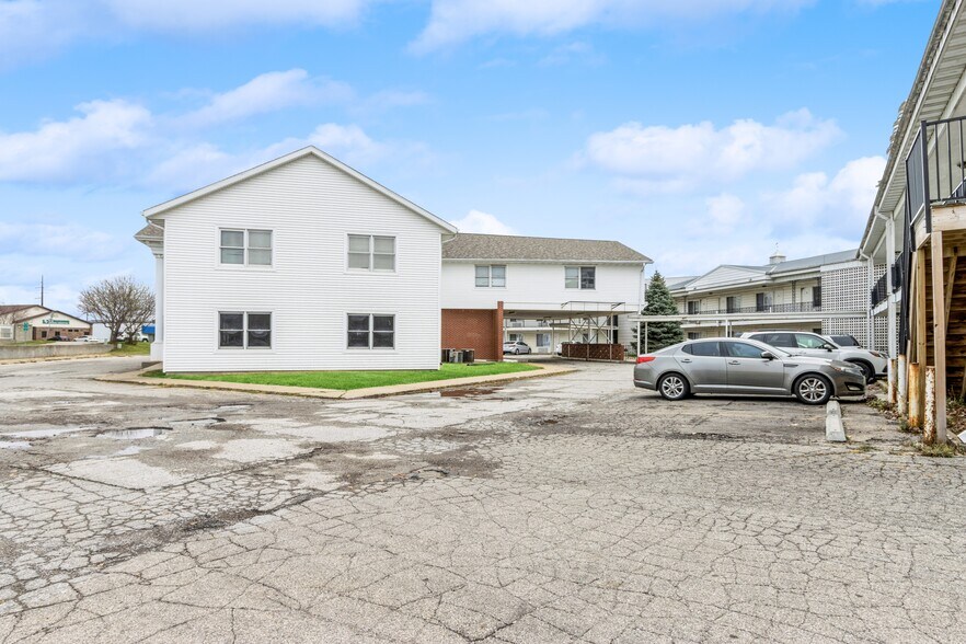 More Photos Of 320 2nd St, Coralville Office For Sale