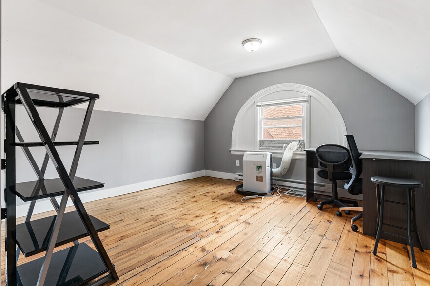 More Photos Of 285 Congress St, Bridgeport Office For Sale