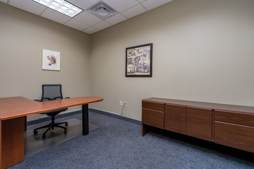More Photos Of 120 Augusta Ct N, Mankato General Retail For Sale