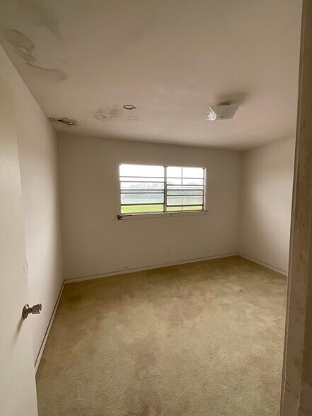 More Photos Of 3201 Texas Ave, La Marque Warehouse For Sale