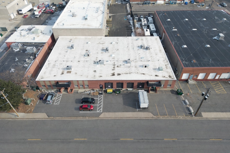 More Photos Of 3930-3940 Holly St, Denver Warehouse For Sale