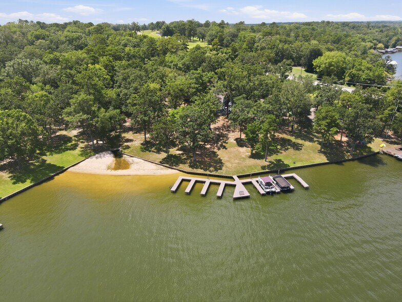 More Photos Of 108 E Barker Creek Dr, Scroggins Specialty For Sale