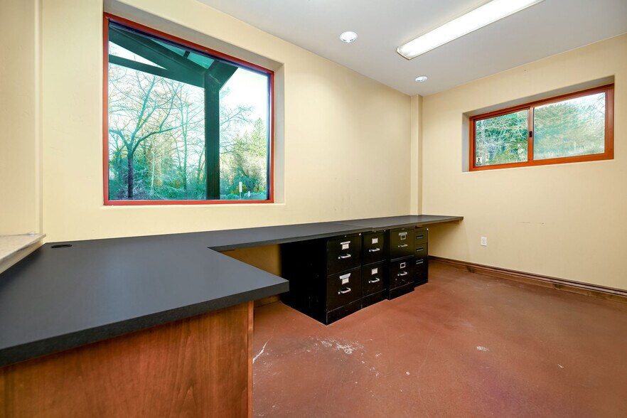 More Photos Of 12257-12295 Loma Rica Dr, Grass Valley Warehouse For Sale