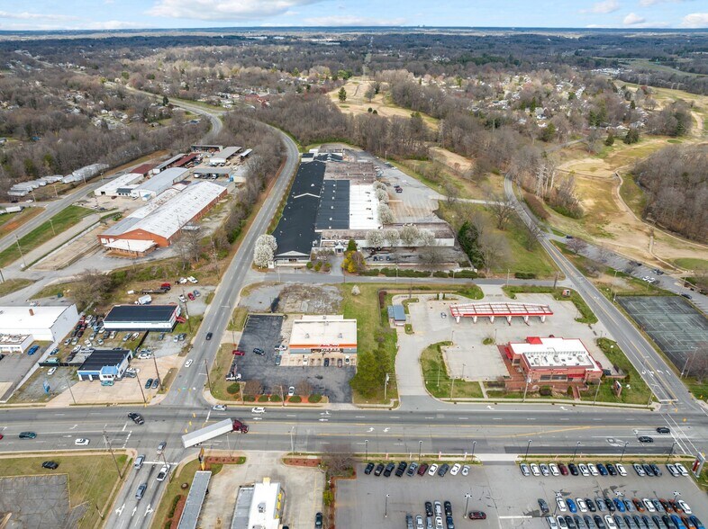 More Photos Of 1801 S University Pky, High Point Manufacturing For Sale