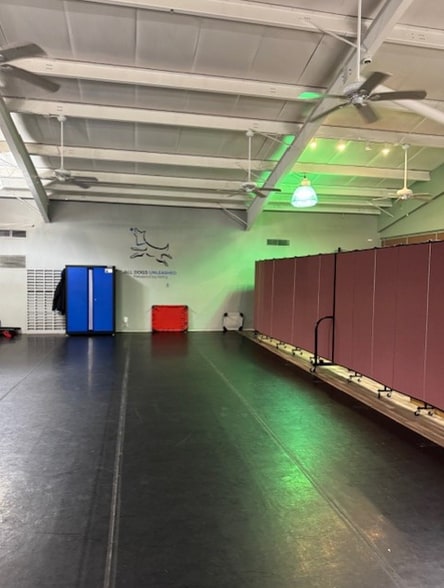 More Photos Of 8361 Stone Run Ct, Tampa Office For Sale