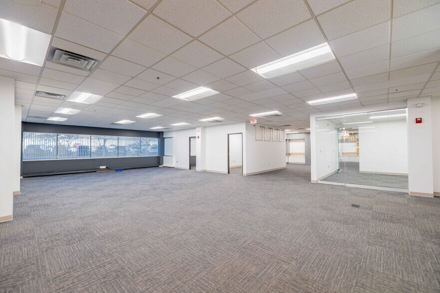 More Photos Of 25925 Telegraph Rd, Southfield Office For Lease