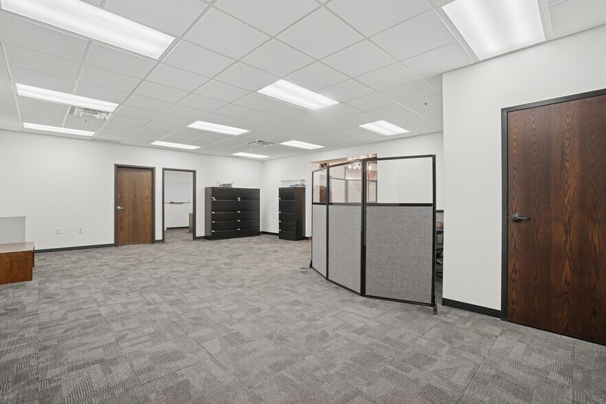 More Photos Of 11591 217th Ave NW, Elk River Office For Lease