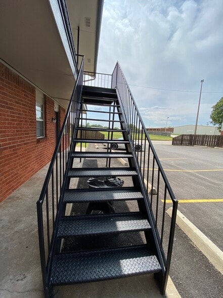 More Photos Of 2007 NW Lindy Ave, Lawton Apartments For Sale