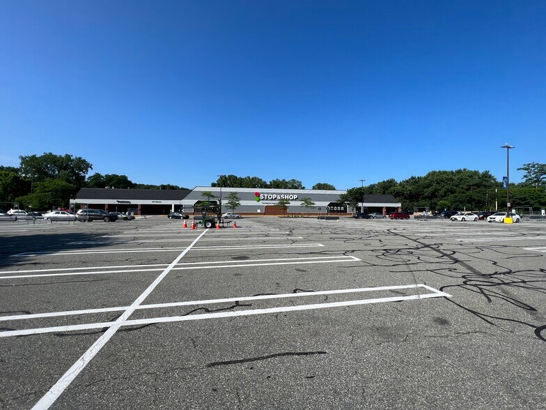 More Photos Of 850 Manton Ave, Providence Unknown For Lease
