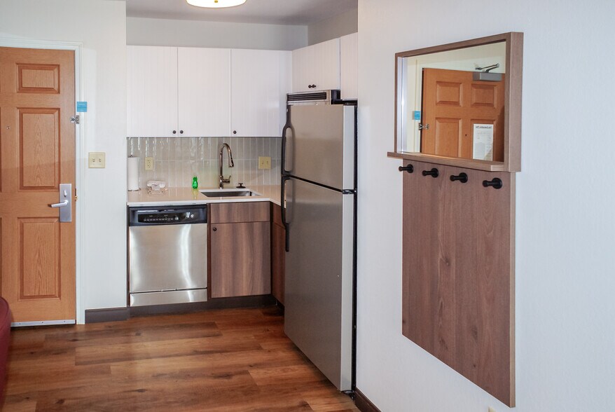 More Photos Of 7825 Davenport St, Omaha Hotel For Sale