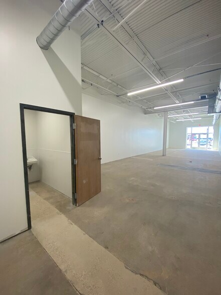 More Photos Of 10858 Harry Hines Blvd, Dallas Storefront For Lease