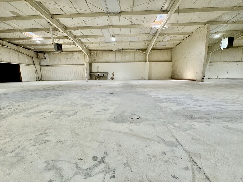 More Photos Of 4425 N Blackstock Rd, Spartanburg Warehouse For Lease