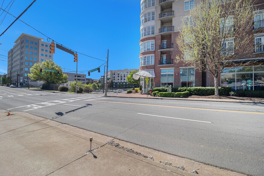 More Photos Of 324 E Paces Ferry Rd NE, Atlanta Storefront Retail Office For Sale