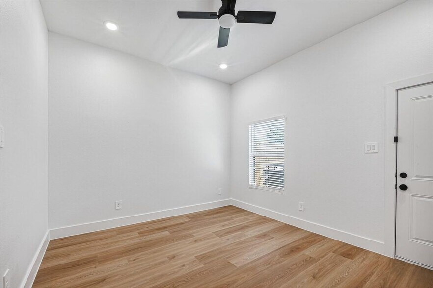 More Photos Of 7840 Nashville Unit A/B Street, Houston Apartments For Sale
