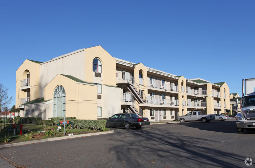 Primary Photo Of 3473 W Hammer Ln, Stockton Hotel For Sale