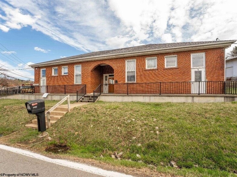 Primary Photo Of 1433 Dorsey Ave, Morgantown Schools For Lease