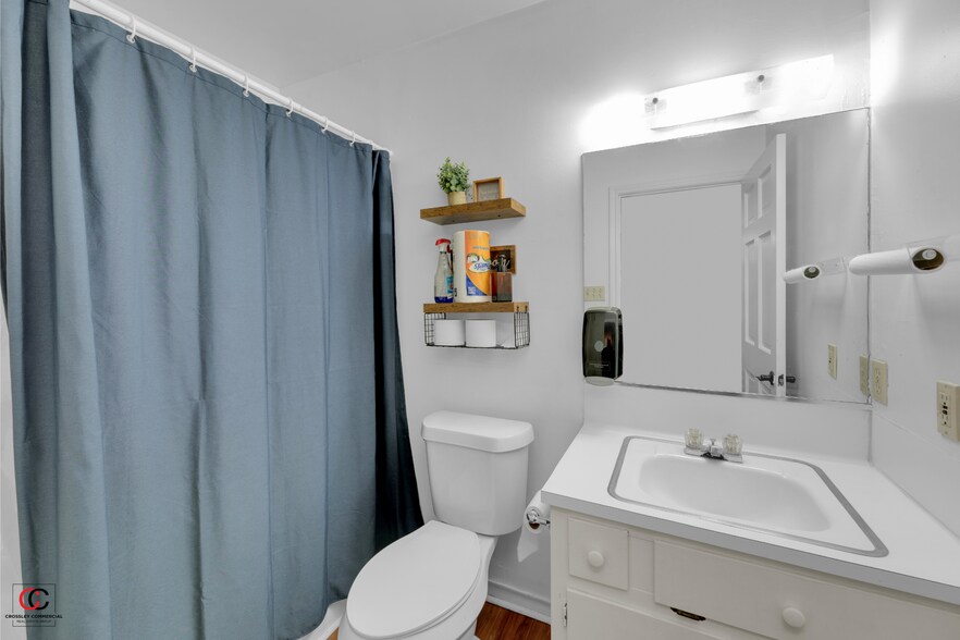 More Photos Of 14 Chisholm Trail Rd, Round Rock Schools For Sale