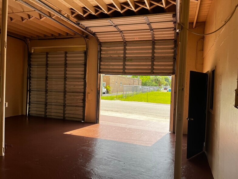 More Photos Of 309 NE 3rd St, Boynton Beach Light Distribution For Lease