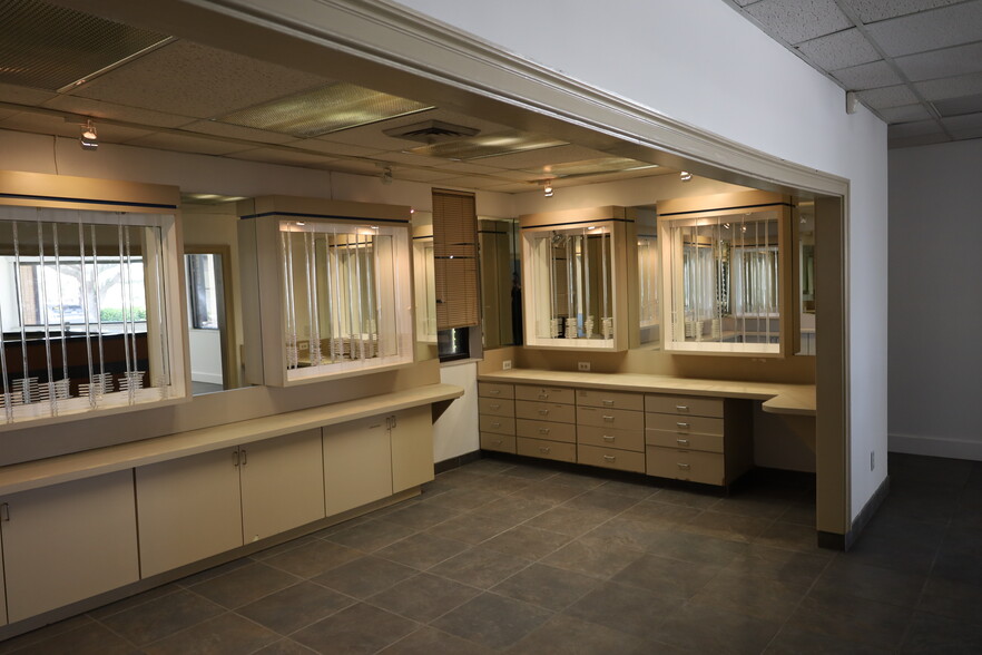 More Photos Of 4820 Okeechobee Blvd, West Palm Beach Medical For Lease