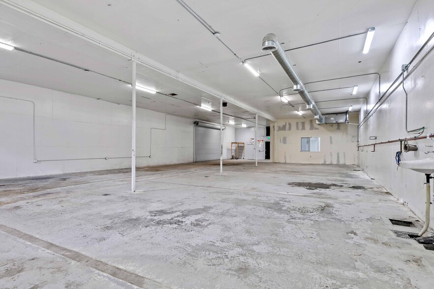 More Photos Of 11285 Goss St, Sun Valley Warehouse For Sale