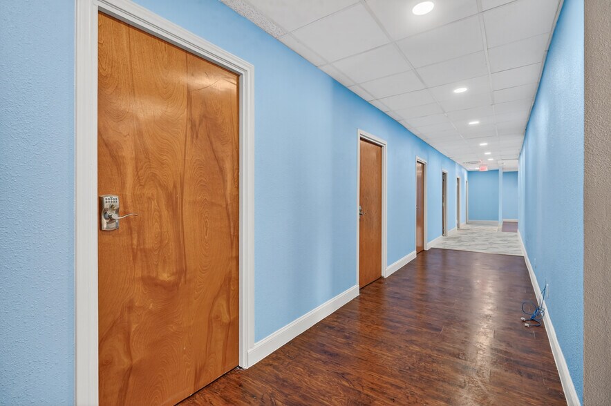 More Photos Of 1404 W Walnut Hill Ln, Irving Office For Lease