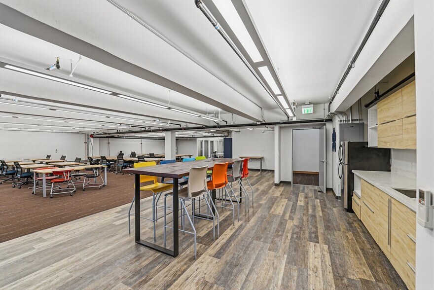 More Photos Of 387 S 1st St, San Jose Loft Creative Space For Lease