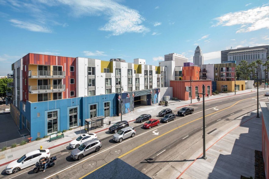 More Photos Of 555 N Spring St, Los Angeles Apartments For Lease