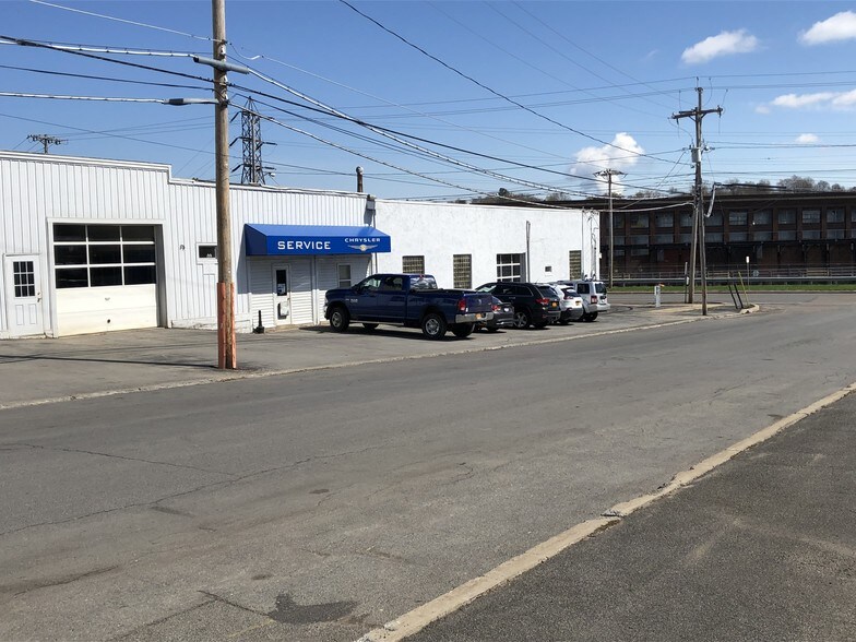 More Photos Of 420 W 1st St, Oswego Auto Dealership For Sale