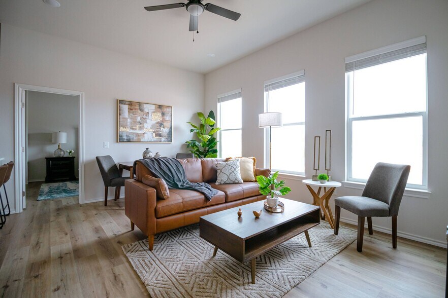 More Photos Of 20048 County Road 4118 Rd, Lindale Apartments For Sale