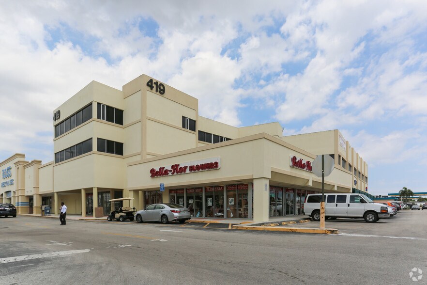 More Photos Of 419 W 49th St, Hialeah Office For Lease