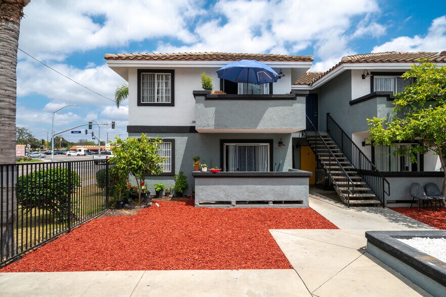 More Photos Of 875 N Olive St, Orange Apartments For Sale