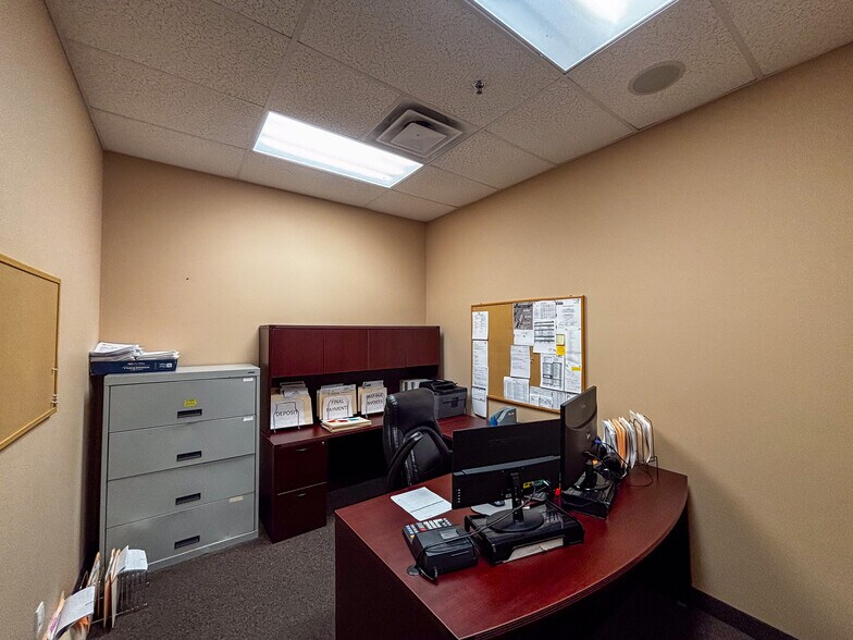 More Photos Of 45130 Golf Center Pky, Indio Warehouse For Sale