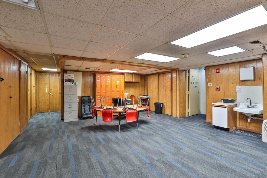 More Photos Of 2651 Highland Ave, Cincinnati Medical For Sale