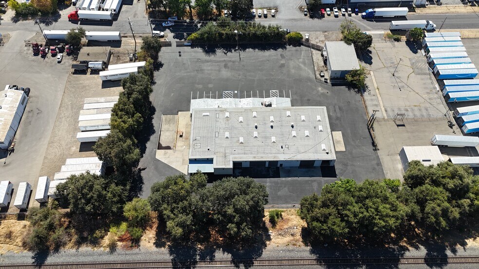 More Photos Of 820 E St, West Sacramento Warehouse For Sale