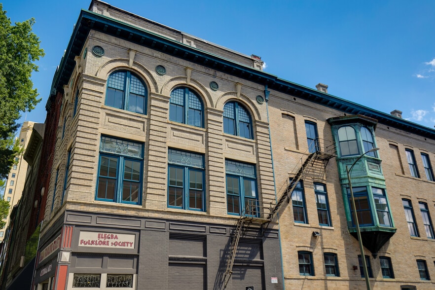 More Photos Of 221-223 N 1st St, Richmond Storefront Retail Residential For Lease