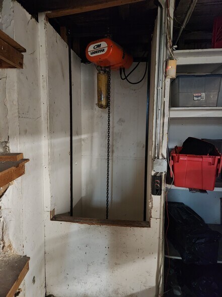 More Photos Of 3149 Kensington Ave, Philadelphia Storefront For Sale