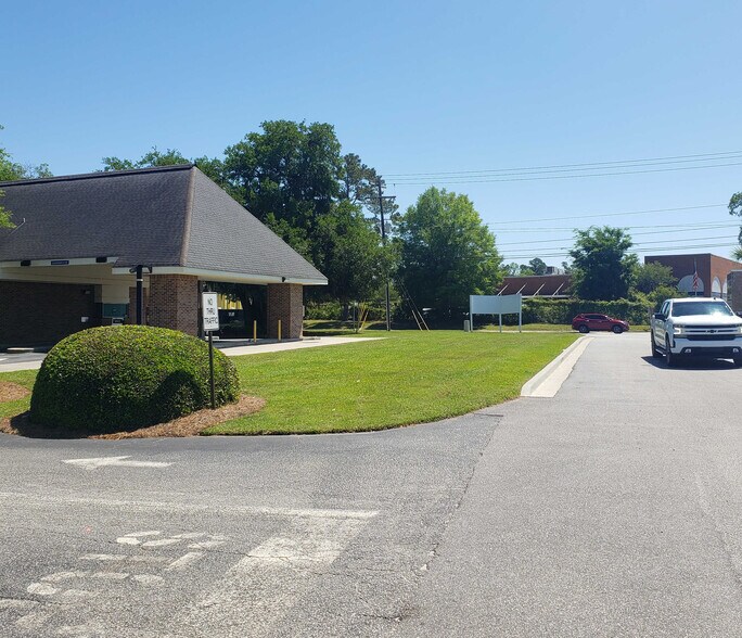 More Photos Of 1960 Old Trolley Rd, Summerville Bank For Sale