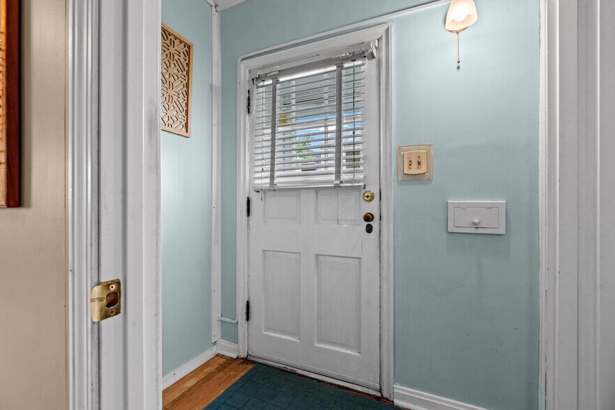 More Photos Of 120 W Main St, Wilmington Flex For Sale