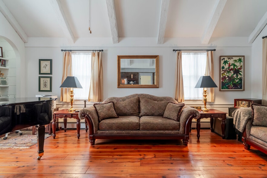 More Photos Of 610 New Hope Rd, Staunton Specialty For Sale