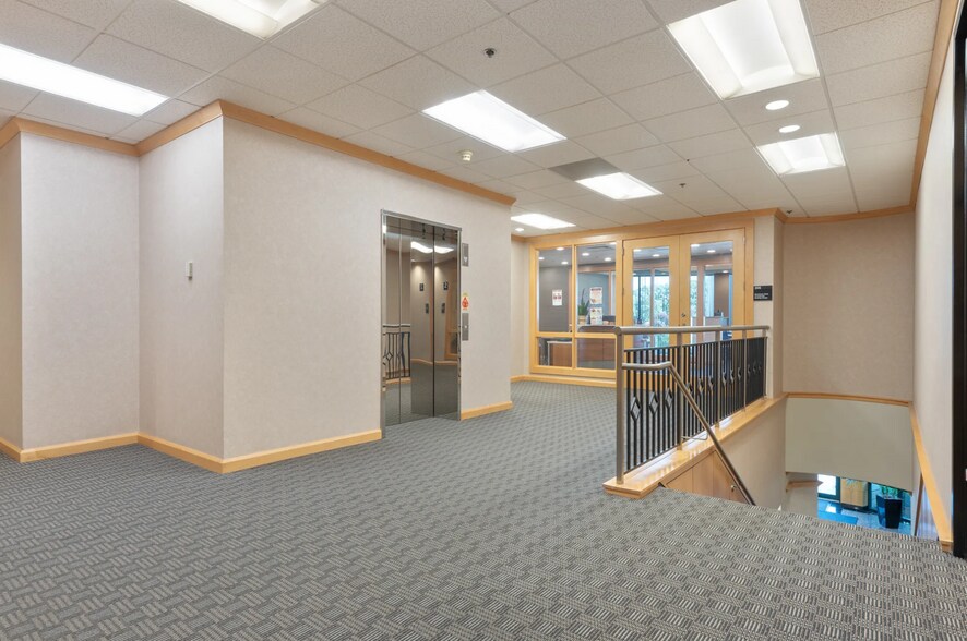 More Photos Of 2205 Point Blvd, Elgin Office For Lease