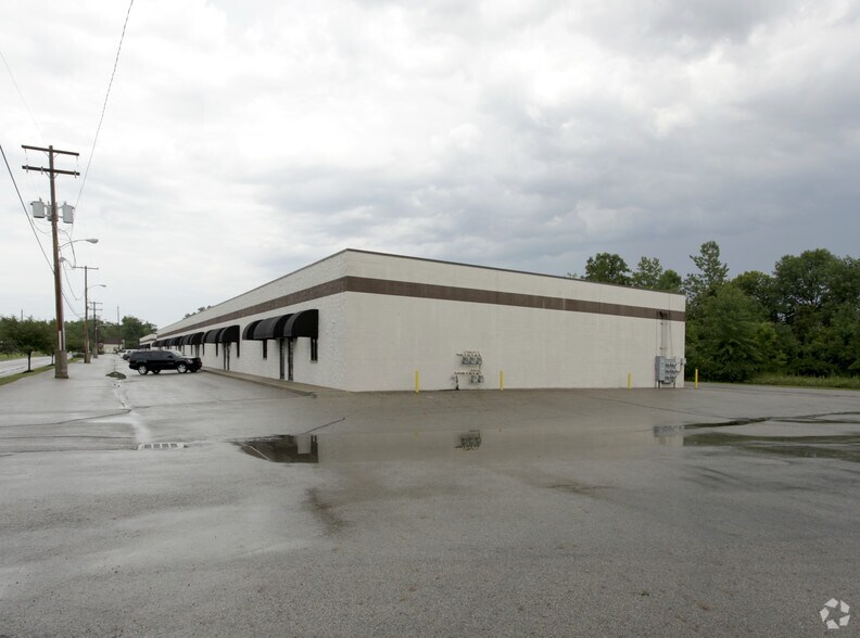 More Photos Of 1941 Williams Rd, Columbus Warehouse For Lease