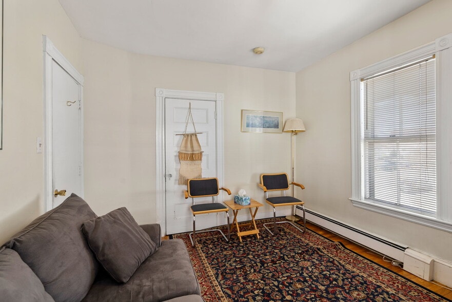 More Photos Of 113 Belmont St, Belmont Office For Sale