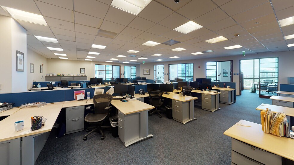 More Photos Of 1111 Brickell Ave, Miami Office For Lease