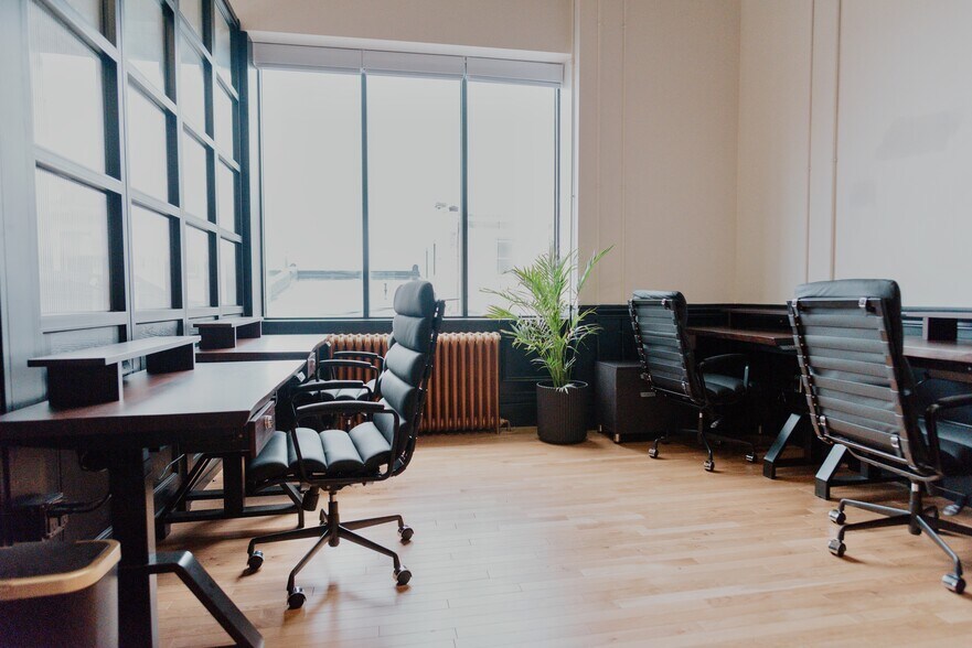 More Photos Of 14 Erb St W, Waterloo Coworking Space