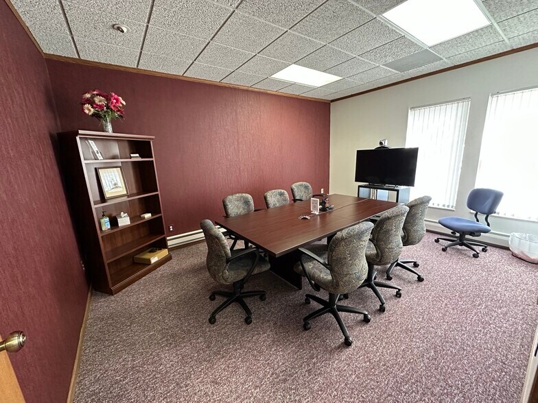 More Photos Of 834 King Hwy, Kalamazoo Office For Lease